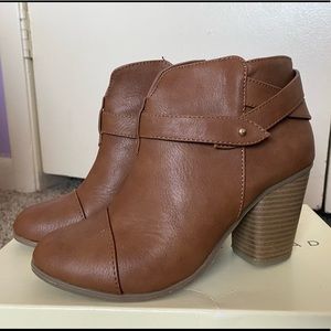 Women’s booties. Size 7